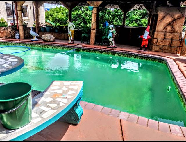 5 BEDROOM HOUSE FOR SALE IN SHALLCROSS